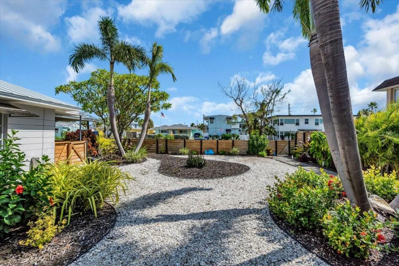 627 70th Avenue, Saint Pete Beach, FL 33706 Photo