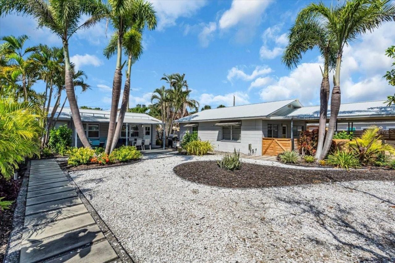627 70th Avenue, Saint Pete Beach, FL 33706 Photo