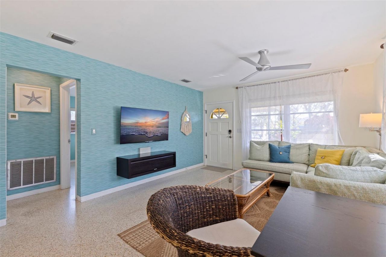 627 70th Avenue, Saint Pete Beach, FL 33706 Photo