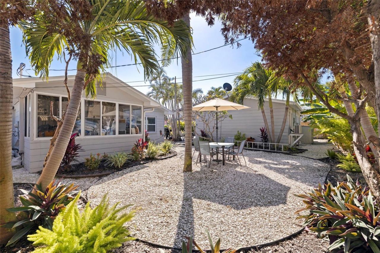 627 70th Avenue, Saint Pete Beach, FL 33706 Photo