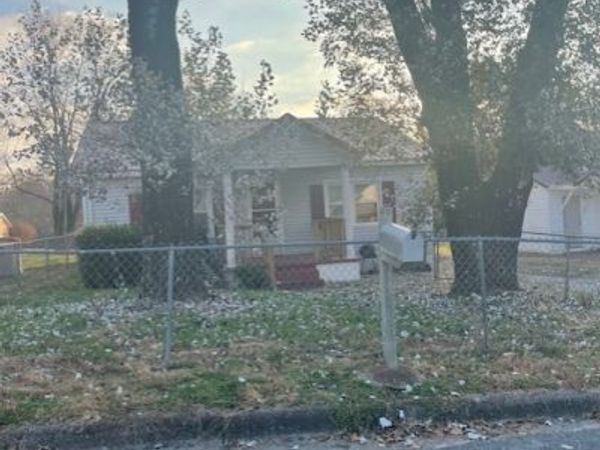 514 Hayes Ave, Lawrenceburg, TN 38464