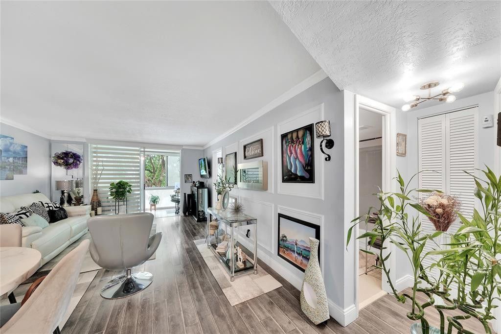 9281 Sunrise Lakes Boulevard, Unit 212, Sunrise, FL 33322 Photo