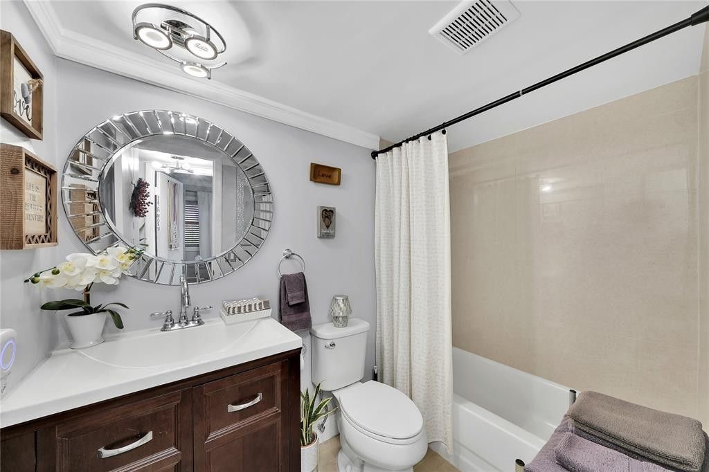 9281 Sunrise Lakes Boulevard, Unit 212, Sunrise, FL 33322 Photo