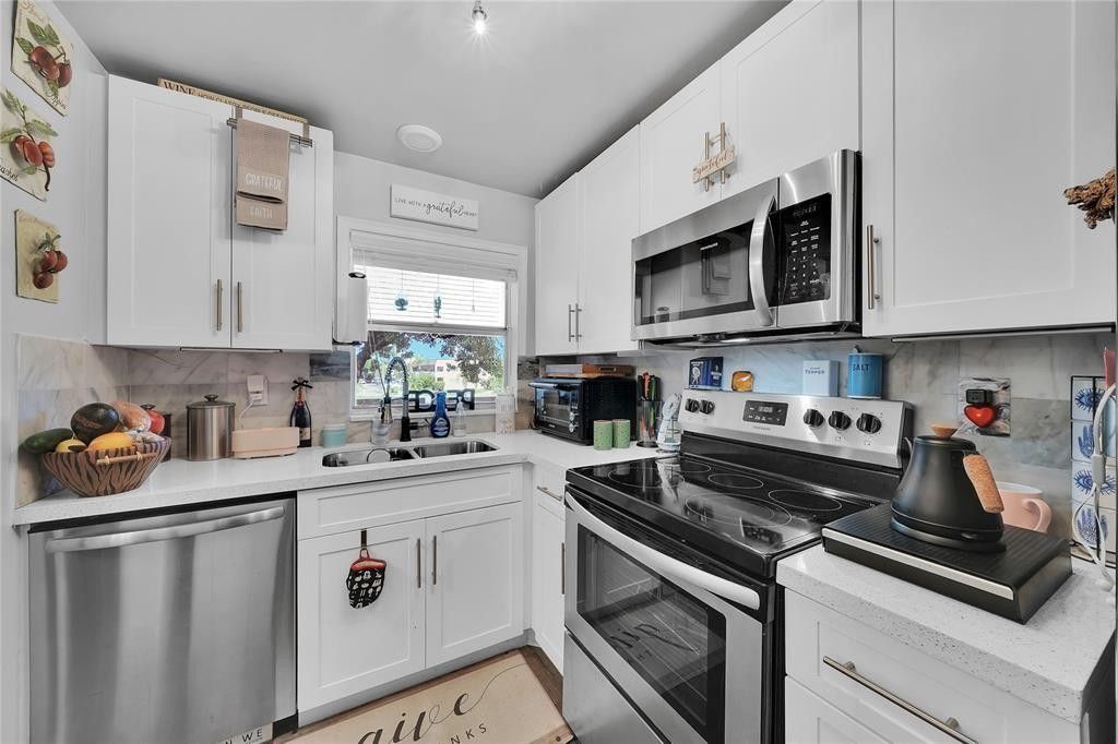 9281 Sunrise Lakes Boulevard, Unit 212, Sunrise, FL 33322 Photo