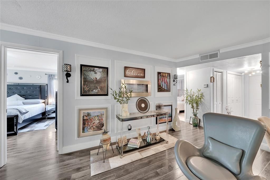 9281 Sunrise Lakes Boulevard, Unit 212, Sunrise, FL 33322 Photo