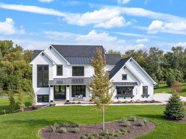 3941 White Oak Lane, Chanhassen, MN 55331