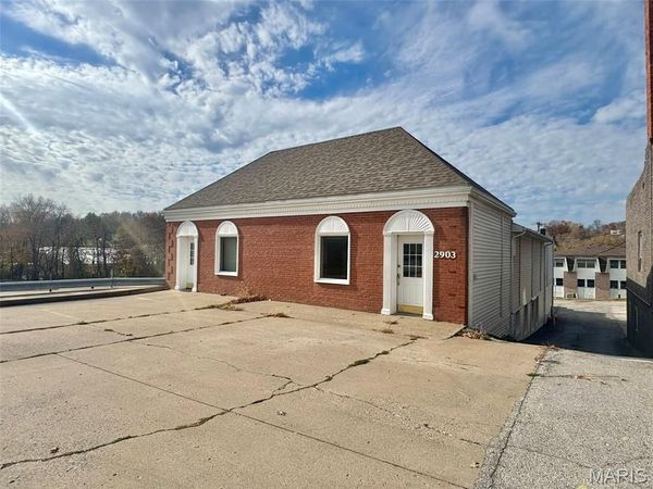 2903 Saint Marys Avenue, Hannibal, MO 63401