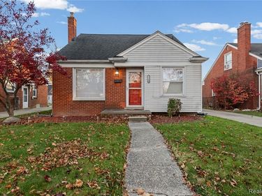 21228 Newcastle Road, Harper Woods, MI 48225