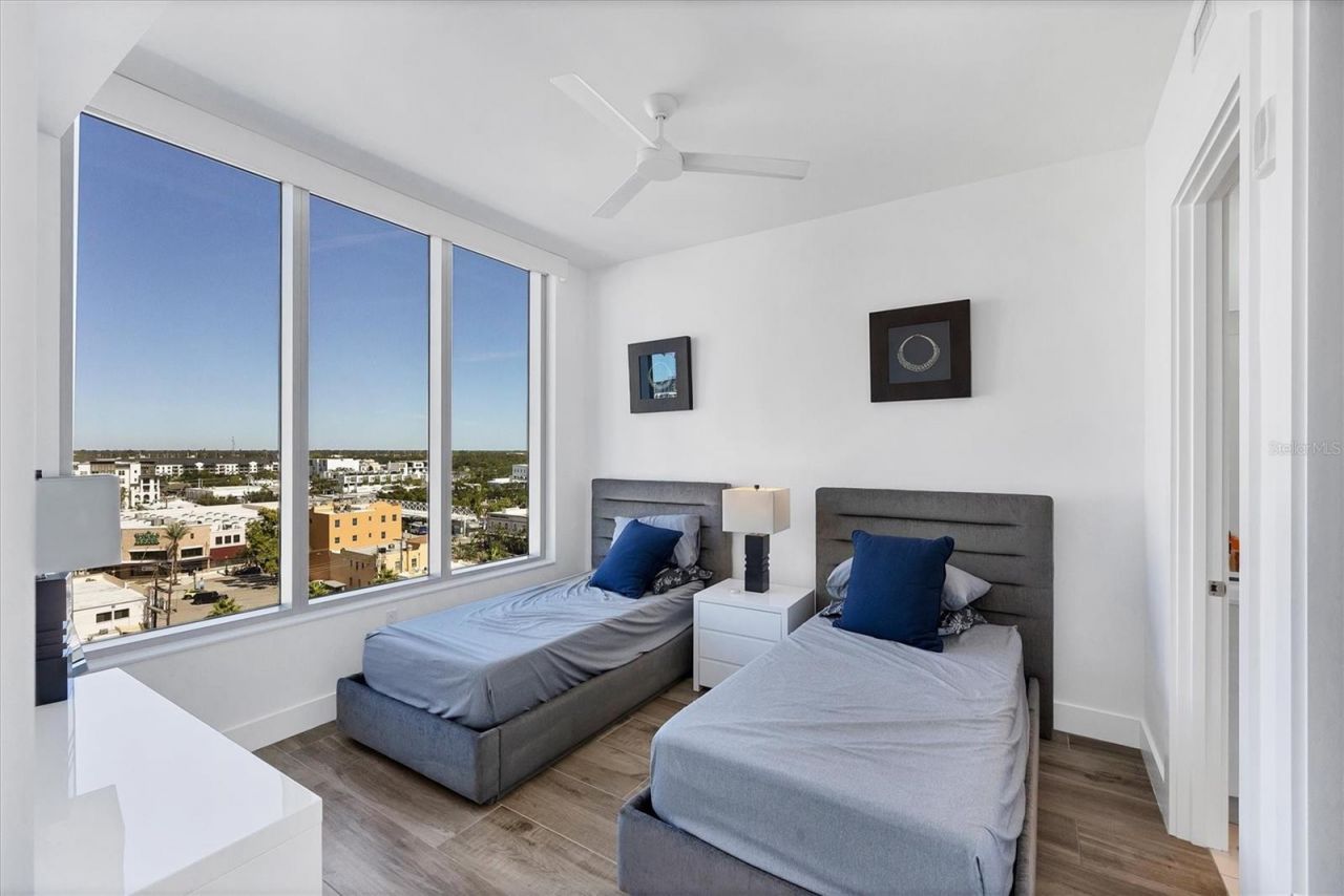 111 S Pineapple Avenue, Unit 816, Sarasota, FL 34236 Photo