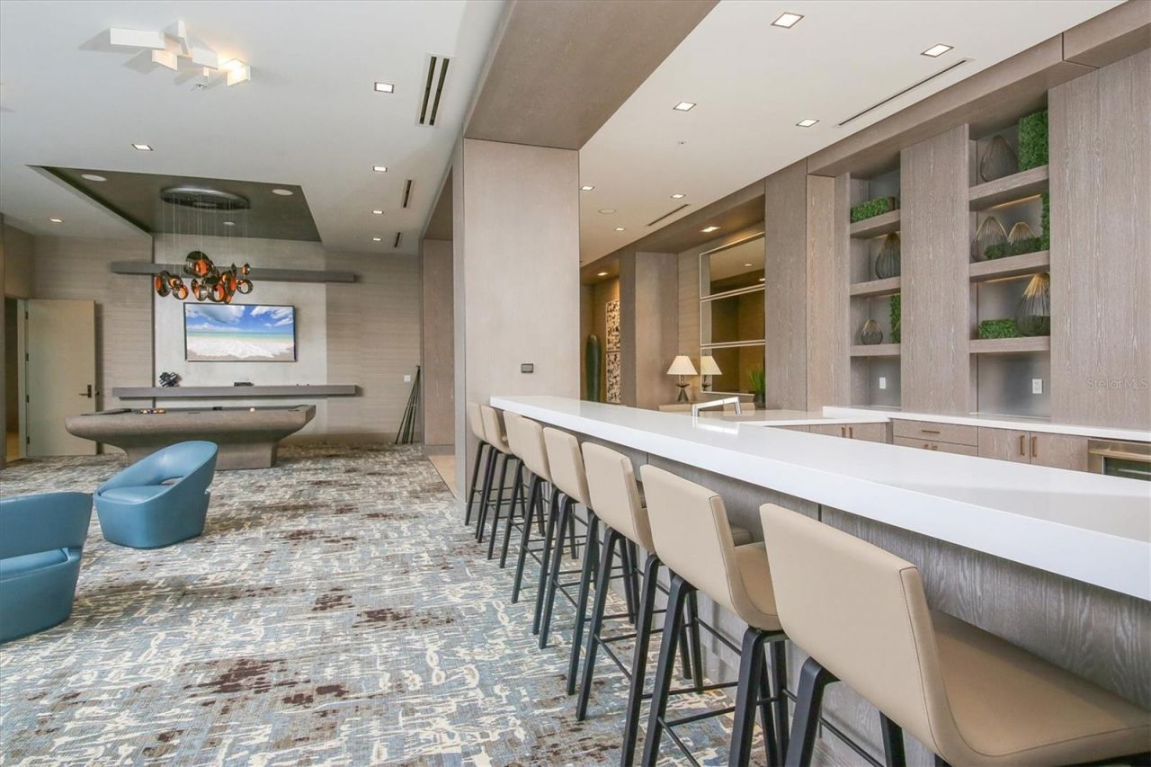 111 S Pineapple Avenue, Unit 816, Sarasota, FL 34236 Photo