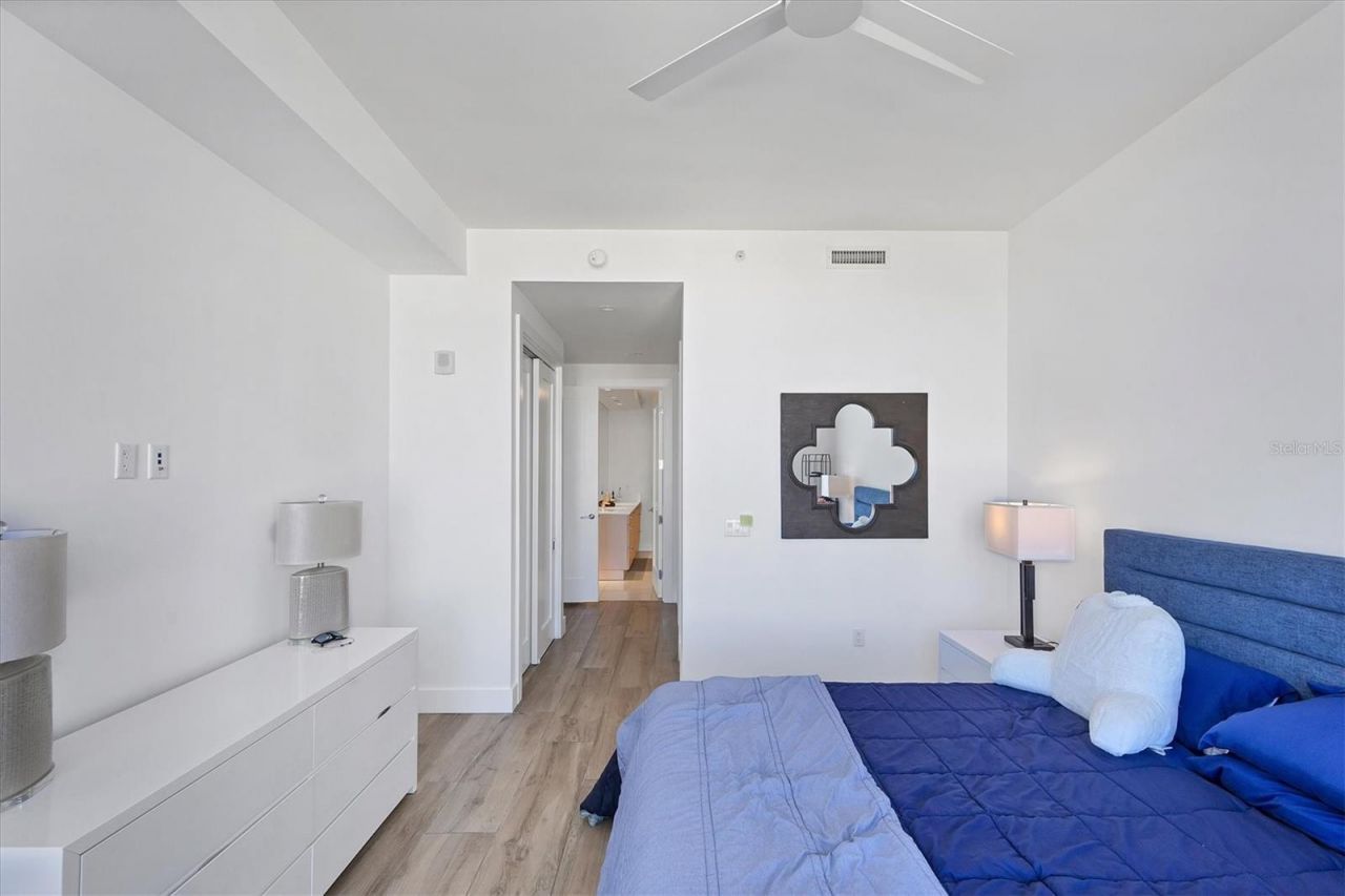 111 S Pineapple Avenue, Unit 816, Sarasota, FL 34236 Photo