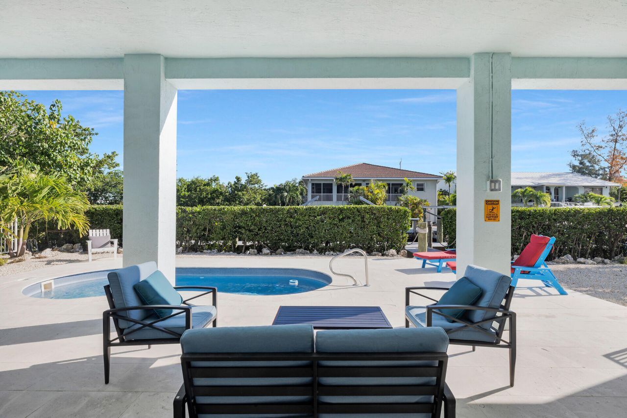 207 E Bruce Court, Marathon, FL 33050 Photo