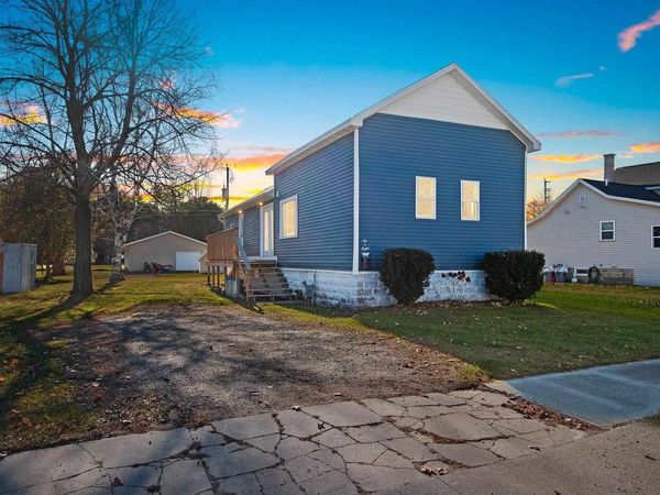608 5TH STREET, Oconto, WI 54153