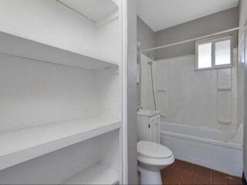 464 E Norwich Avenue, Unit 464 D, Columbus, OH 43201 Photo 8