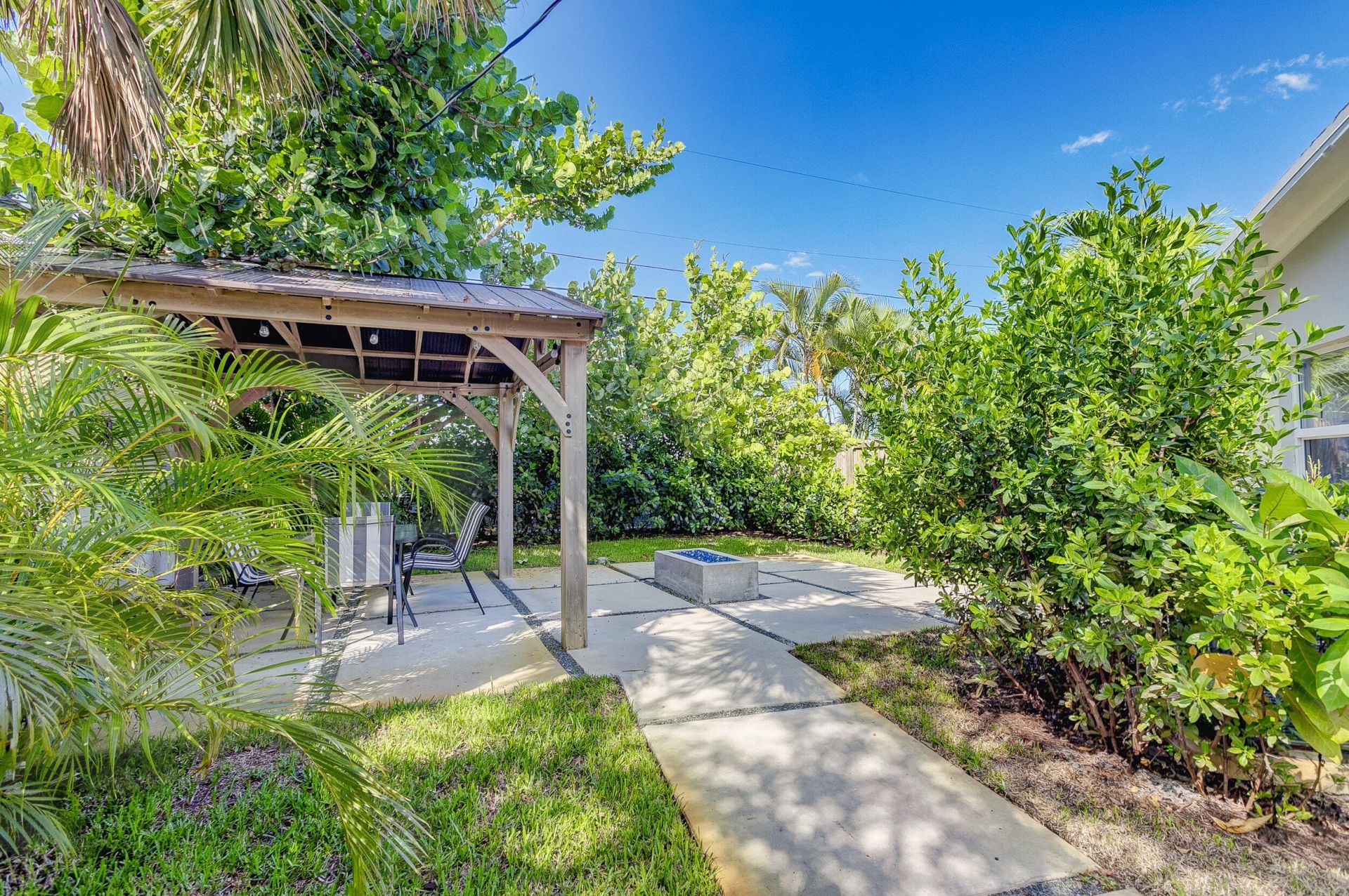 385 Hunter Street, West Palm Beach, FL 33405 Photo