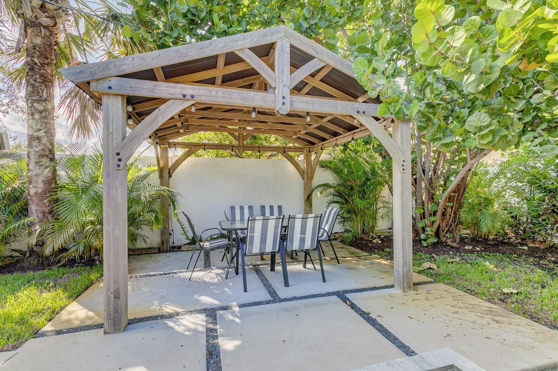 385 Hunter Street, West Palm Beach, FL 33405 Photo