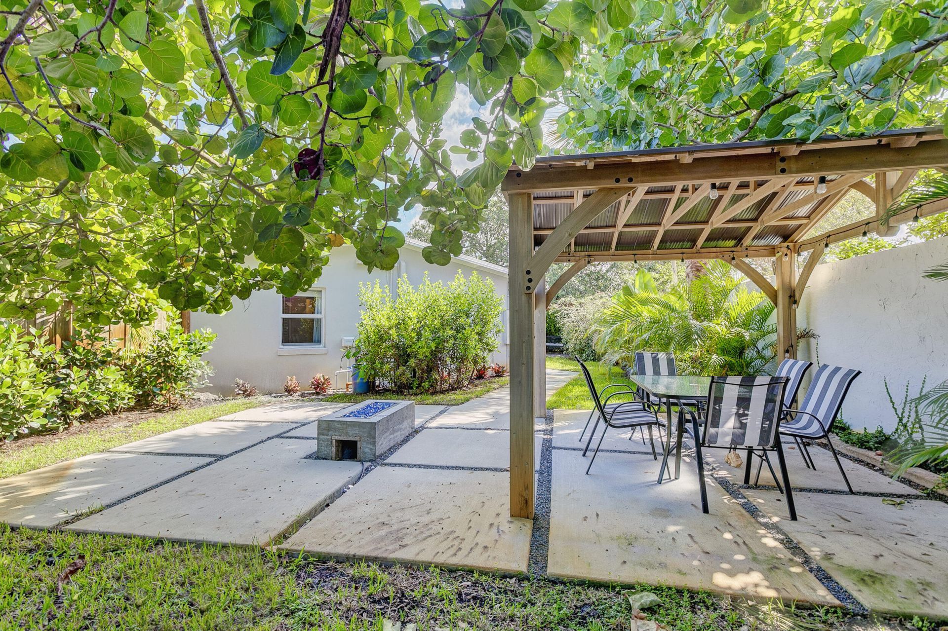 385 Hunter Street, West Palm Beach, FL 33405 Photo