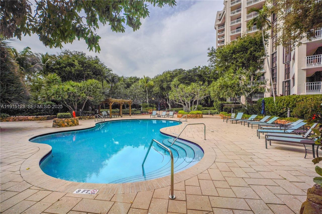 2000 Towerside Ter, Unit 301, Miami, FL 33138 Photo