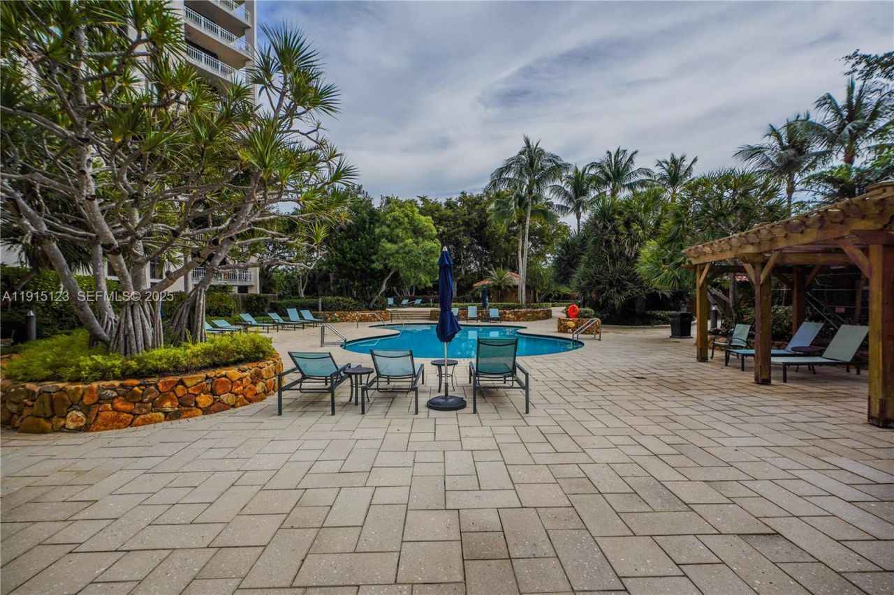 2000 Towerside Ter, Unit 301, Miami, FL 33138 Photo