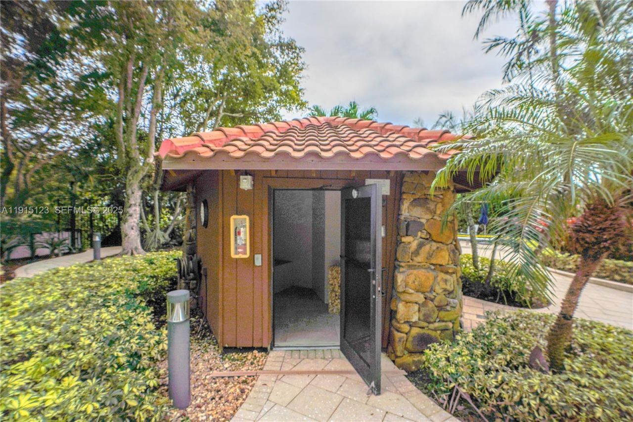 2000 Towerside Ter, Unit 301, Miami, FL 33138 Photo