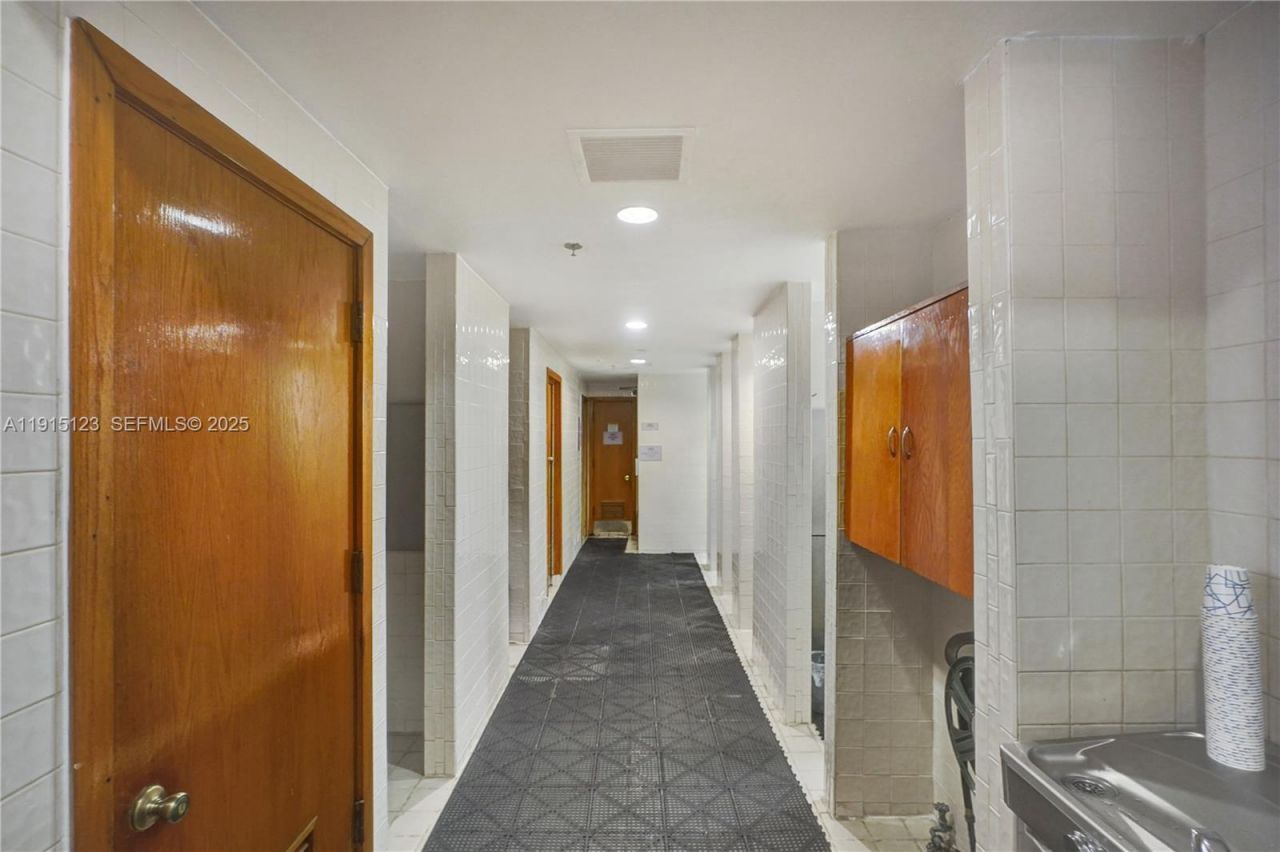 2000 Towerside Ter, Unit 301, Miami, FL 33138 Photo