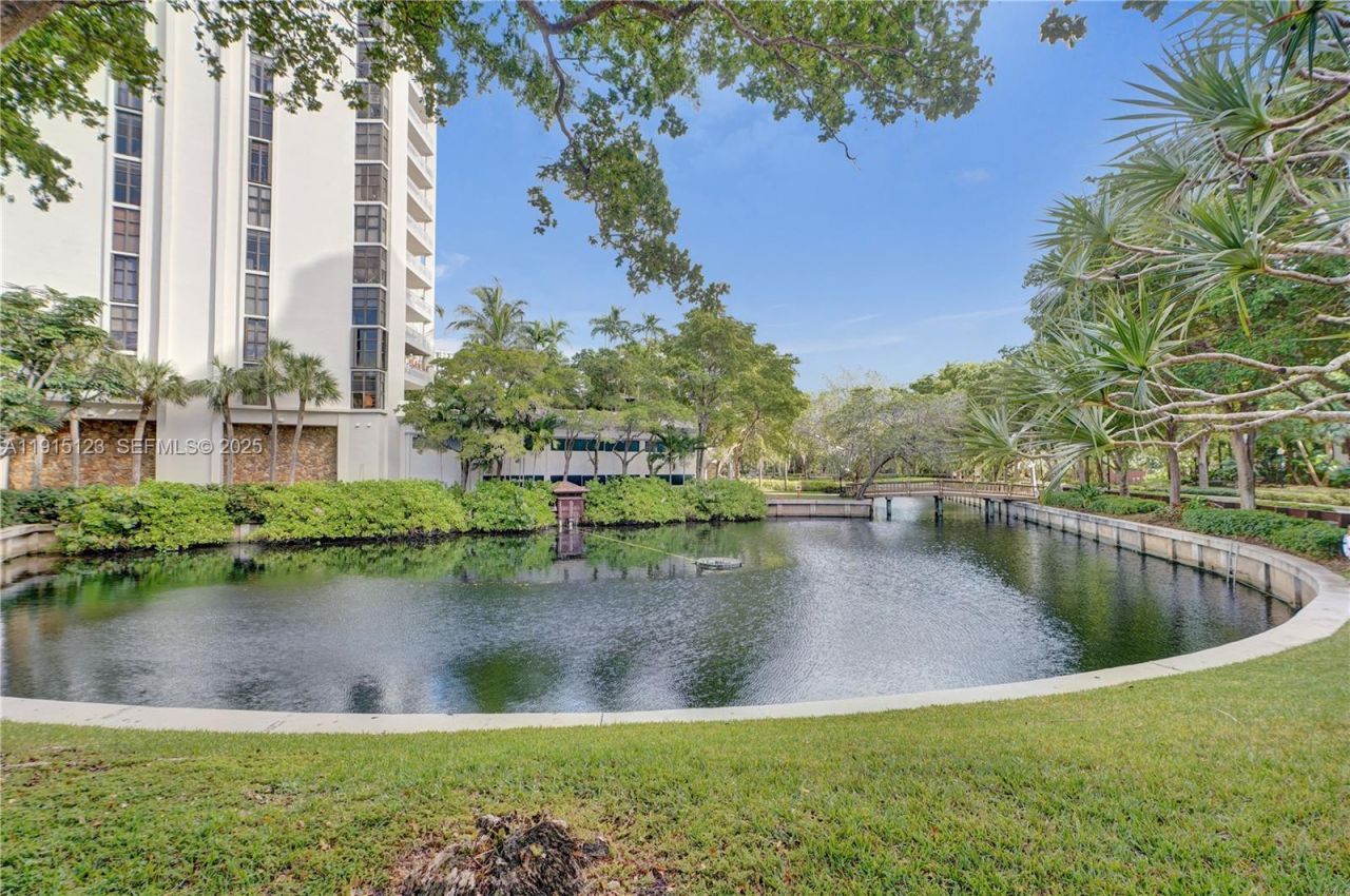 2000 Towerside Ter, Unit 301, Miami, FL 33138 Photo