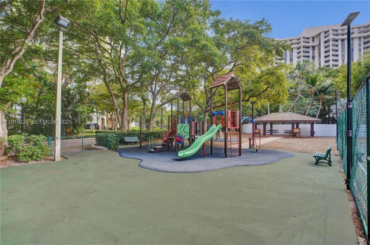 2000 Towerside Ter, Unit 301, Miami, FL 33138 Photo