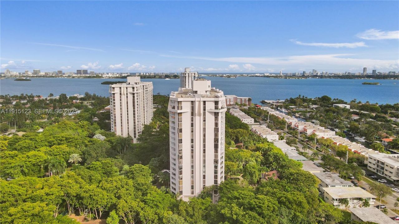 2000 Towerside Ter, Unit 301, Miami, FL 33138 Photo