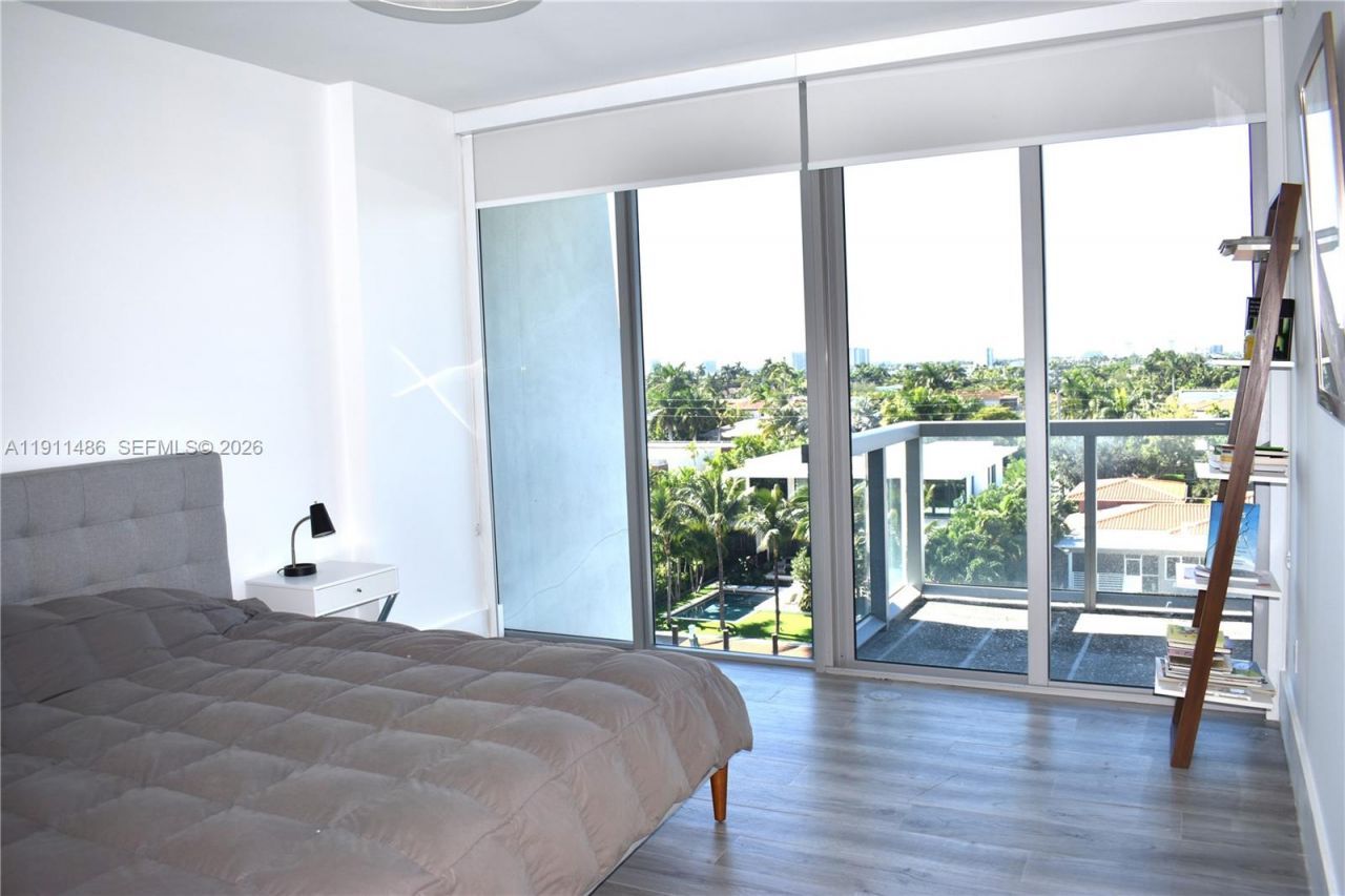 9940 W Bay Harbor Dr, Unit 6D-N, Bay Harbor Islands, FL 33154 Photo