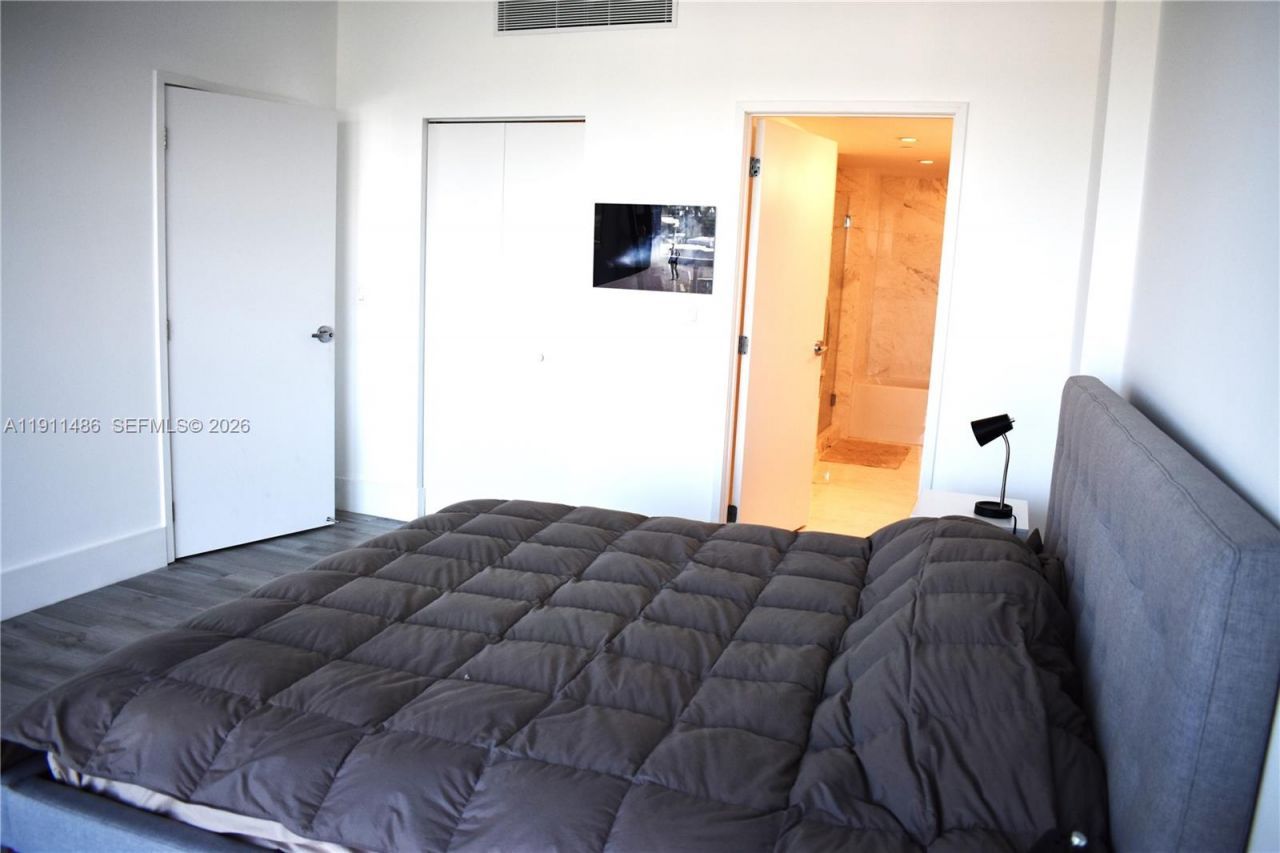 9940 W Bay Harbor Dr, Unit 6D-N, Bay Harbor Islands, FL 33154 Photo