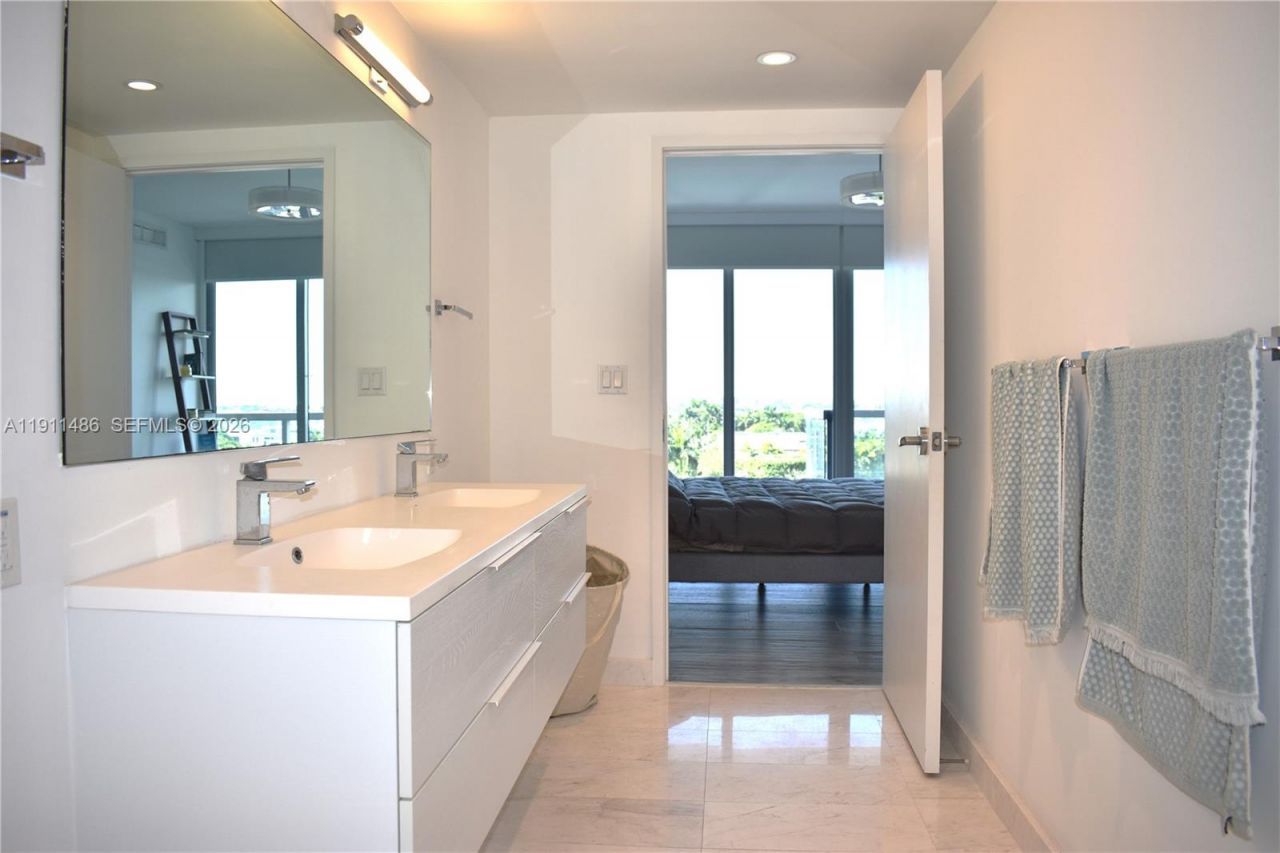 9940 W Bay Harbor Dr, Unit 6D-N, Bay Harbor Islands, FL 33154 Photo