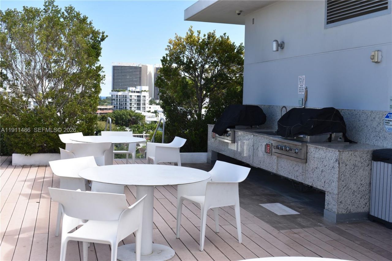 9940 W Bay Harbor Dr, Unit 6D-N, Bay Harbor Islands, FL 33154 Photo