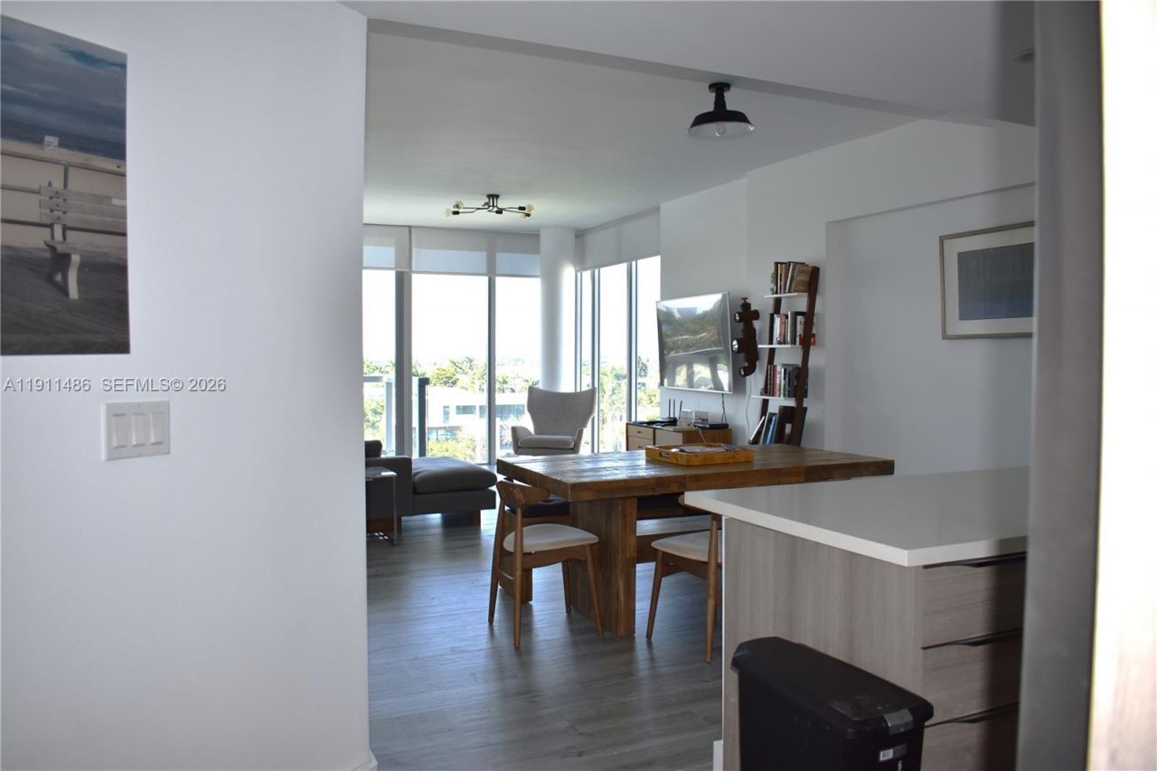 9940 W Bay Harbor Dr, Unit 6D-N, Bay Harbor Islands, FL 33154 Photo