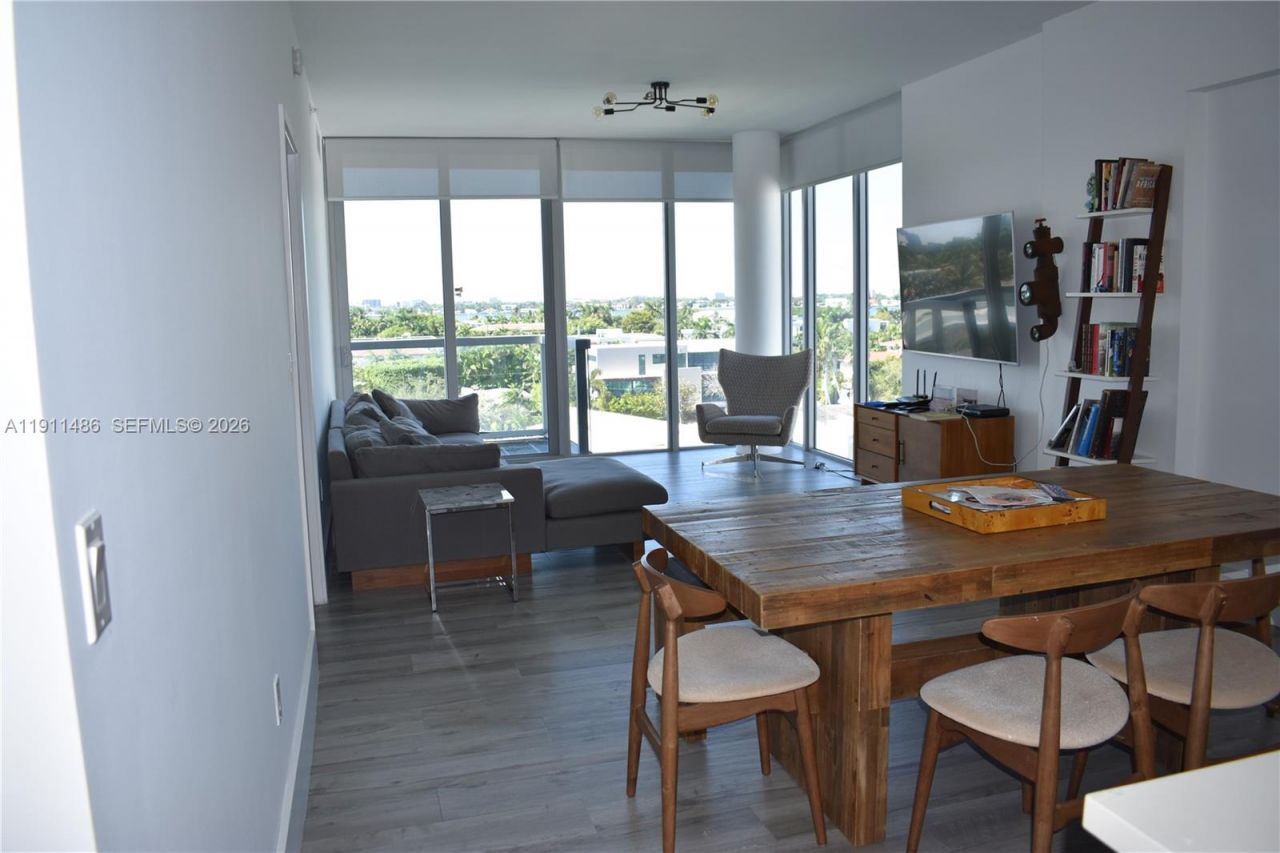 9940 W Bay Harbor Dr, Unit 6D-N, Bay Harbor Islands, FL 33154 Photo
