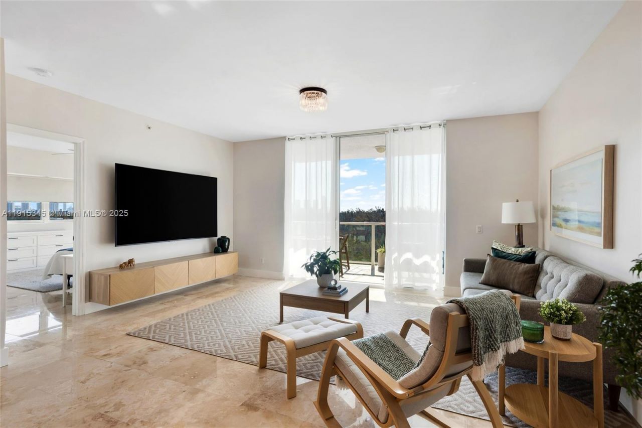 14951 Royal Oaks Ln, Unit 901, North Miami, FL 33181 Photo