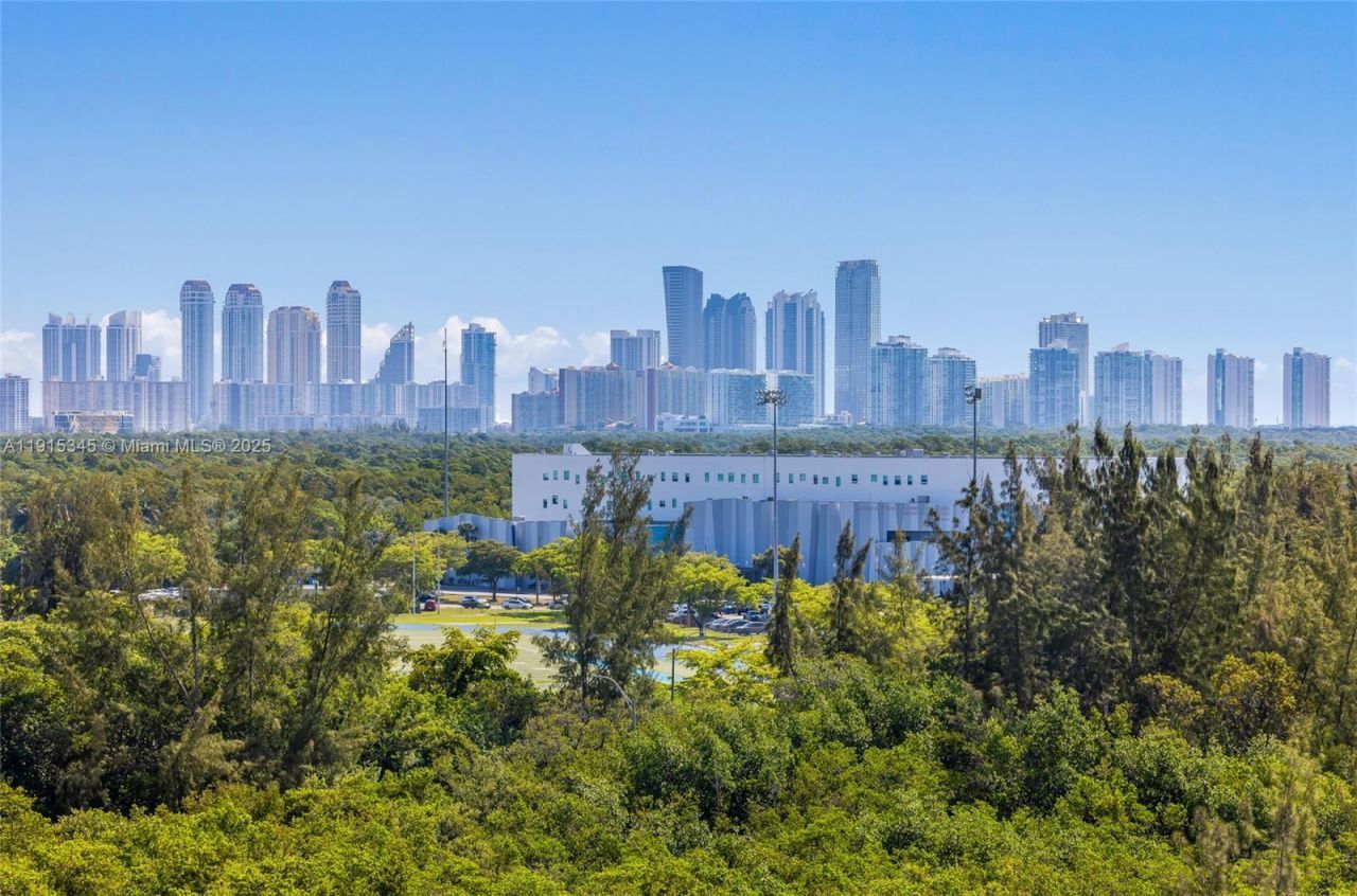 14951 Royal Oaks Ln, Unit 901, North Miami, FL 33181 Photo