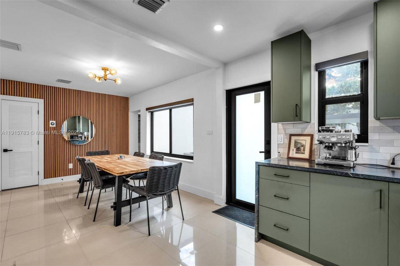 70 NE 50th St, Miami, FL 33137 Photo