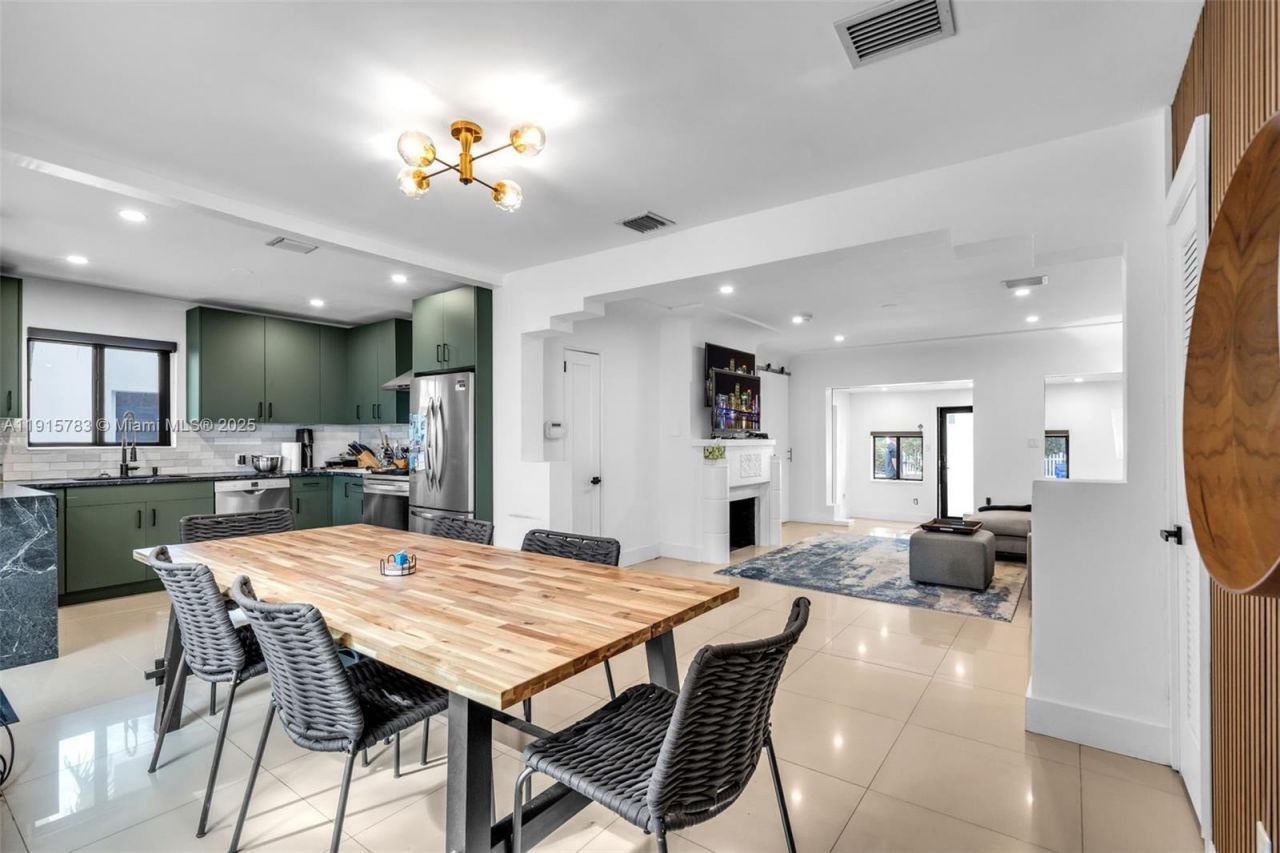 70 NE 50th St, Miami, FL 33137 Photo