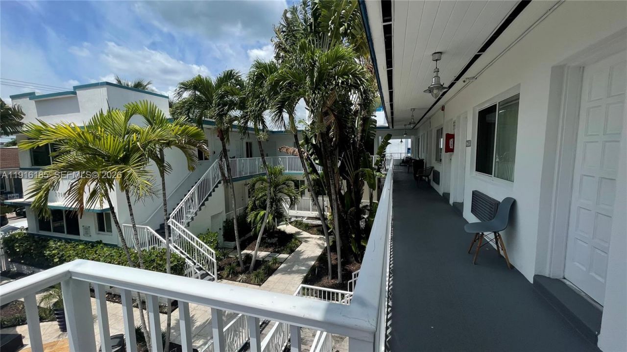 7710 Harding Ave, Unit 408, Miami Beach, FL 33141 Photo