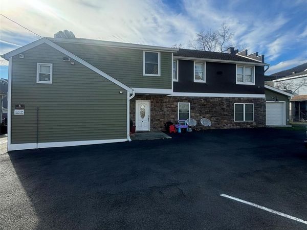 8 McCullums Lane, Highland Falls, NY 10928