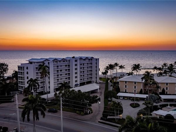 2150 Gulf Shore BLVD N, Unit 609, NAPLES, FL 34102