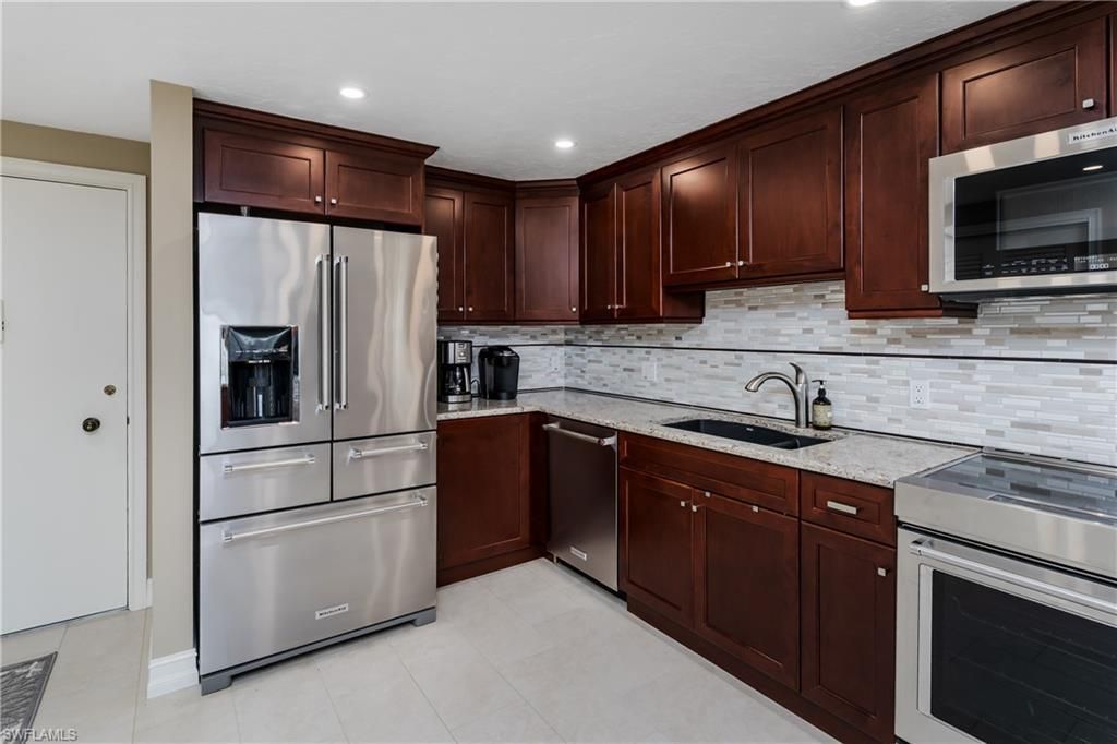 2150 Gulf Shore Blvd N, Unit 609, Naples, FL 34102 Photo