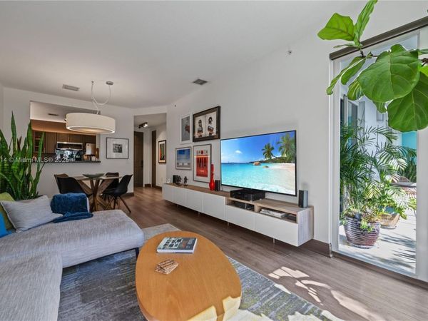 652 NE 63rd St, Unit 403, Miami, FL 33138