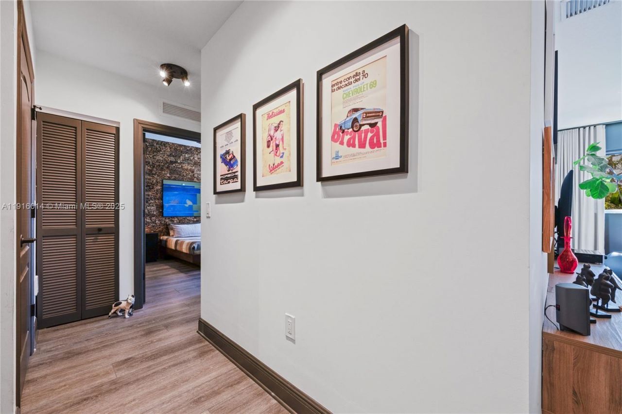 652 NE 63rd St, Unit 403, Miami, FL 33138 Photo