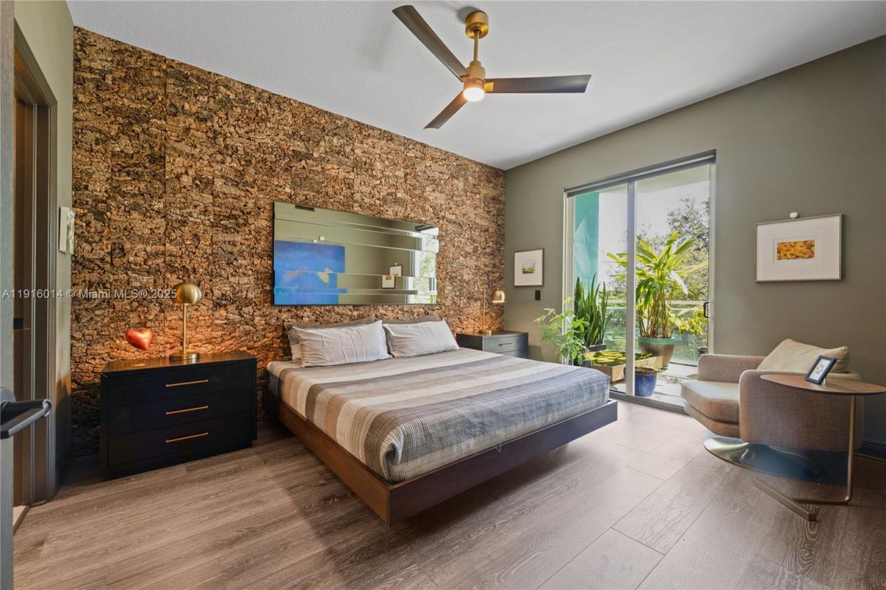 652 NE 63rd St, Unit 403, Miami, FL 33138 Photo