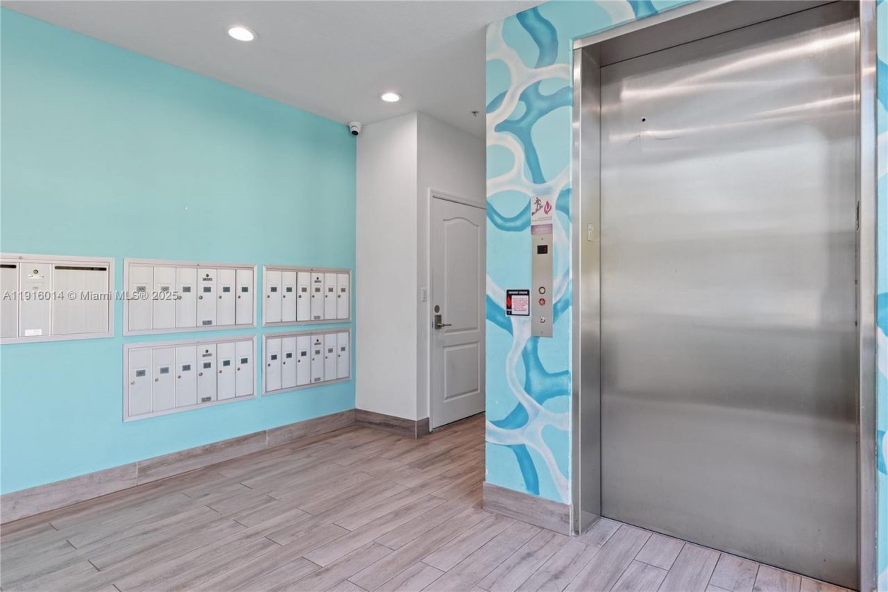 652 NE 63rd St, Unit 403, Miami, FL 33138 Photo