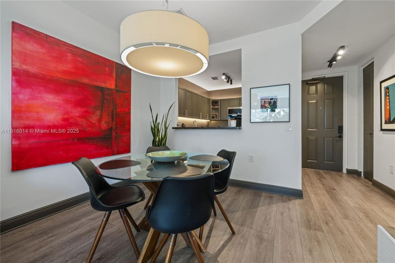 652 NE 63rd St, Unit 403, Miami, FL 33138 Photo