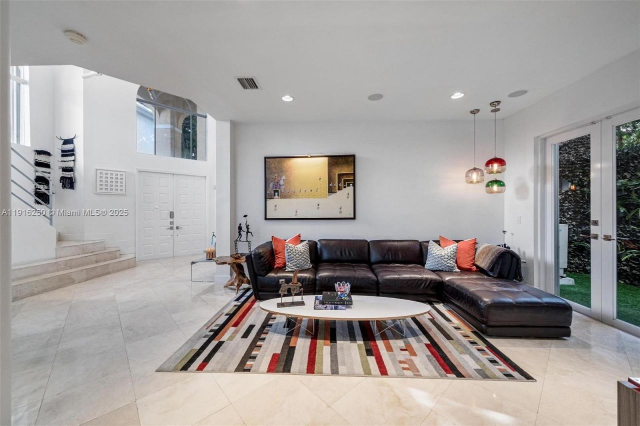 3965 194th Ln, Sunny Isles Beach, FL 33160 Photo