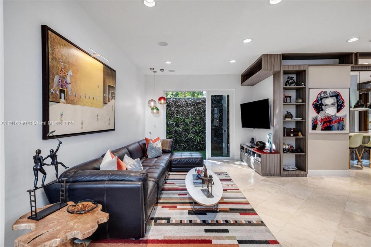 3965 194th Ln, Sunny Isles Beach, FL 33160 Photo