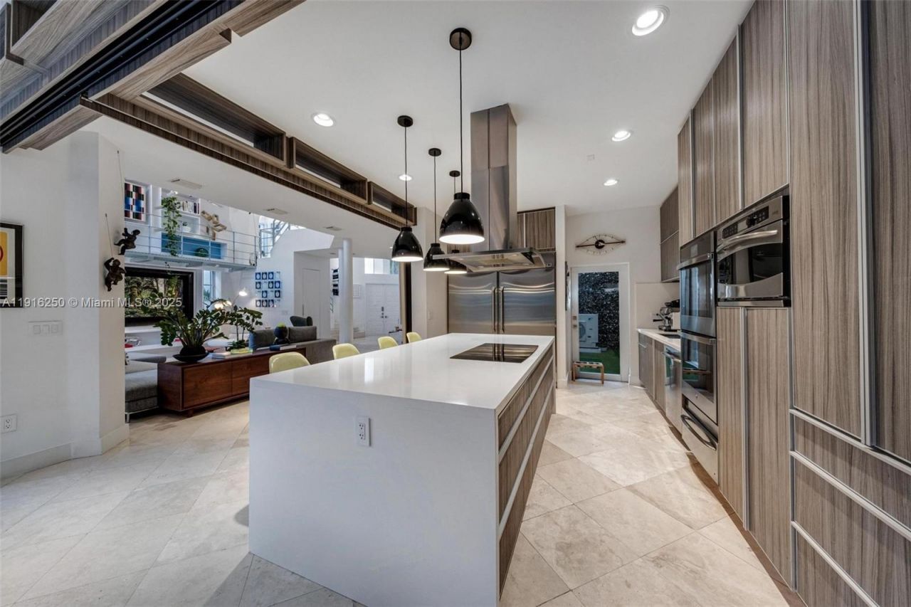 3965 194th Ln, Sunny Isles Beach, FL 33160 Photo